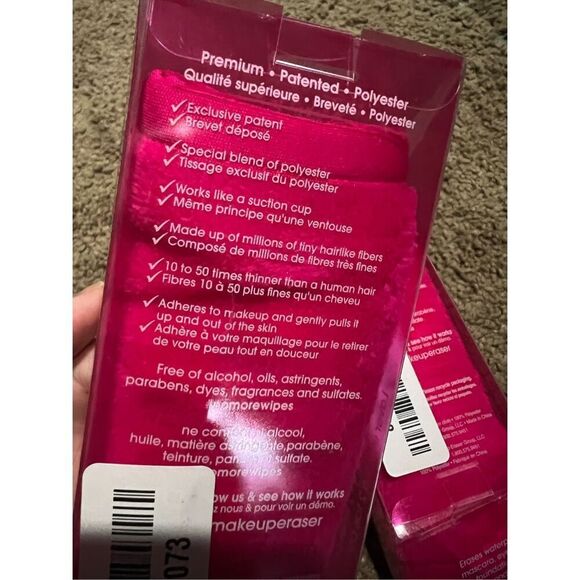 The Original MakeUp Eraser Effortlessly Remove All Makeup - Picture 7 of 9
